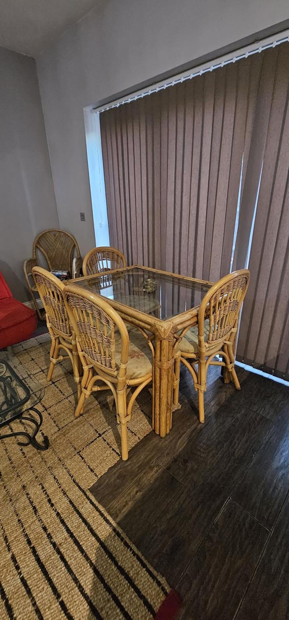 Cyrus House Apartment *