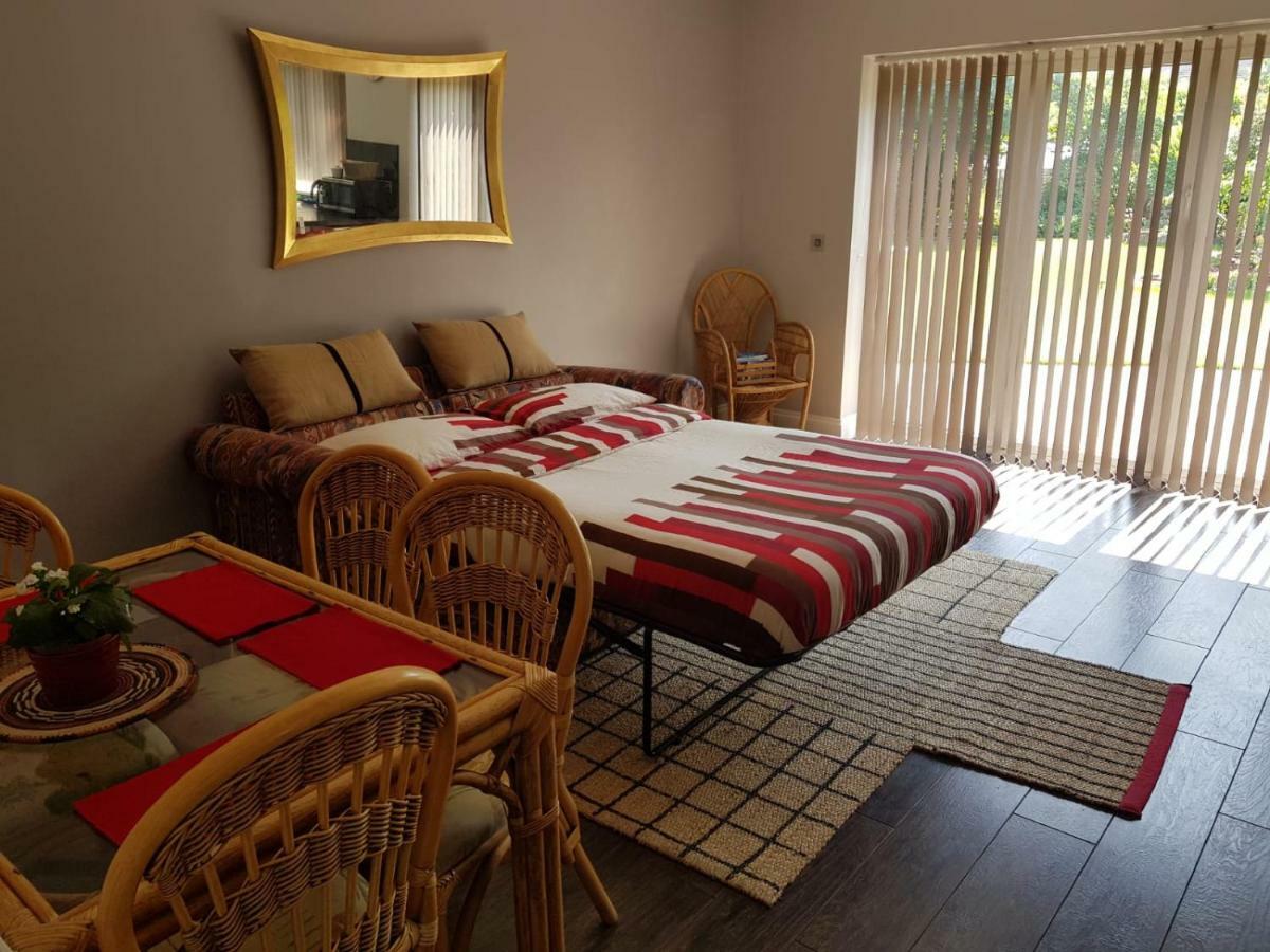 Cyrus House Apartment